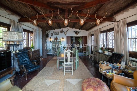 Huvila myytävänä Lloret de Mar, Girona, Espanja, 5 makuuhuonetta, 391 m2 No. 176698 - kuva 13