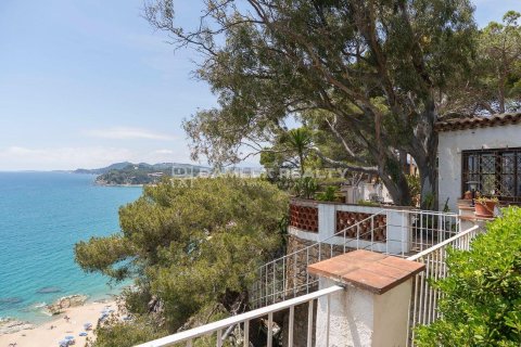 Huvila myytävänä Lloret de Mar, Girona, Espanja, 5 makuuhuonetta, 391 m2 No. 176698 - kuva 11