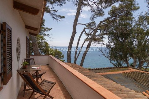 Huvila myytävänä Lloret de Mar, Girona, Espanja, 5 makuuhuonetta, 391 m2 No. 176698 - kuva 9