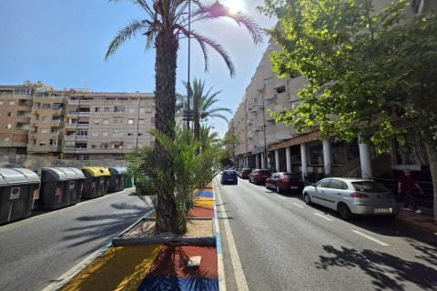 Apartment for sale in Torrevieja, Alicante, Spain 1 bedroom, 55 sq.m. No. 193740 - photo 23