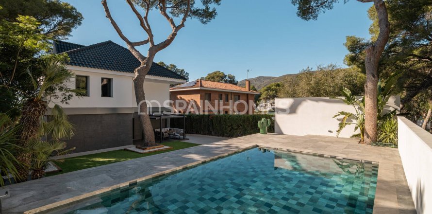 Villa à Castelldefels, Barcelona, Espagne 5 chambres, 264 m2 No. 164709