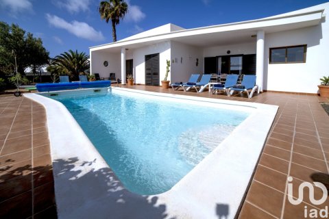 Продажа дома в Плайя-Бланка, Лансароте, Испания 3 спальни, 142м2 №153118 - фото 4