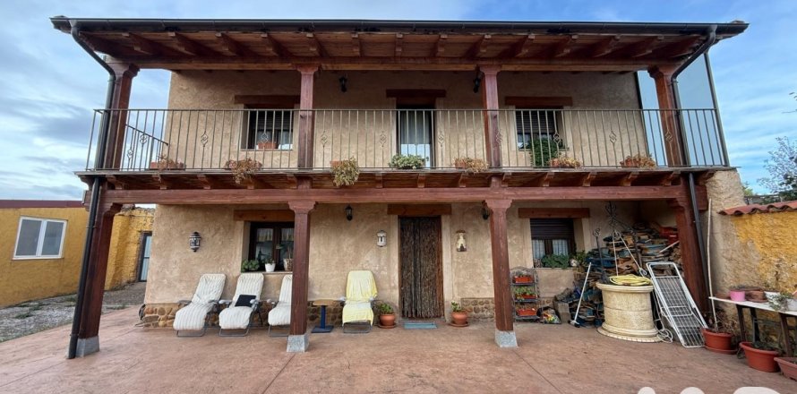 Māja Villaquilambre, Leon, Spānijā 2 istabas, 657 m2 Nr. 153121