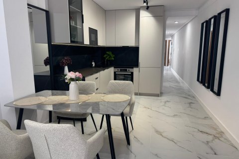 Wohnung zum Verkauf in Torrevieja, Alicante, Spanien 4 Schlafzimmer, 105 m2 Nr. 140360 - Foto 3