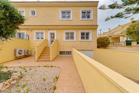 Bungalow for sale in Los Altos, Alicante, Spain 5 bedrooms, 350 sq.m. No. 165345 - photo 8