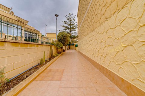 Bungalow for sale in Los Altos, Alicante, Spain 5 bedrooms, 350 sq.m. No. 165345 - photo 5