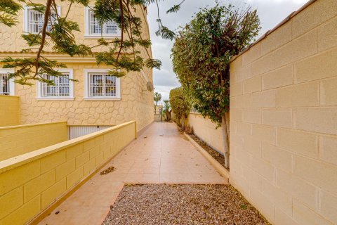 Bungalow for sale in Los Altos, Alicante, Spain 5 bedrooms, 350 sq.m. No. 165345 - photo 13