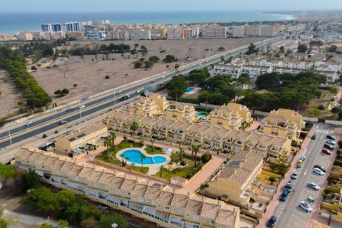 Bungalow for sale in Los Altos, Alicante, Spain 5 bedrooms, 350 sq.m. No. 165345 - photo 4