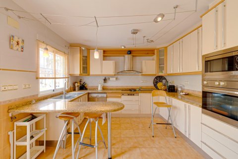 Bungalow for sale in Los Altos, Alicante, Spain 5 bedrooms, 350 sq.m. No. 165345 - photo 27