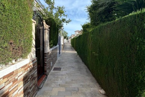 Villetta a schiera in vendita a Punta Prima, Alicante, Spagna 2 camere da letto, 80 mq. N° 155651 - foto 11