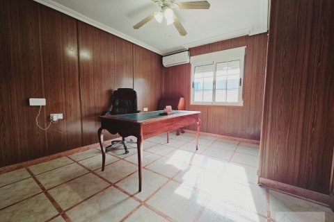 Villa for sale in Torrevieja, Alicante, Spain 5 bedrooms, 230 sq.m. No. 155647 - photo 25