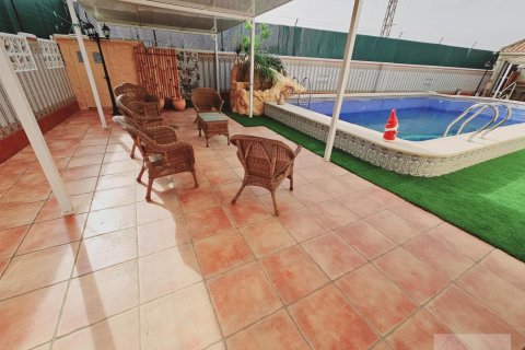 Villa for sale in Torrevieja, Alicante, Spain 5 bedrooms, 230 sq.m. No. 155647 - photo 9