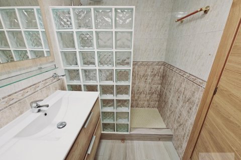 Villa for sale in Torrevieja, Alicante, Spain 5 bedrooms, 230 sq.m. No. 155647 - photo 18