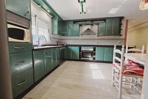 Villa for sale in Torrevieja, Alicante, Spain 5 bedrooms, 230 sq.m. No. 155647 - photo 20