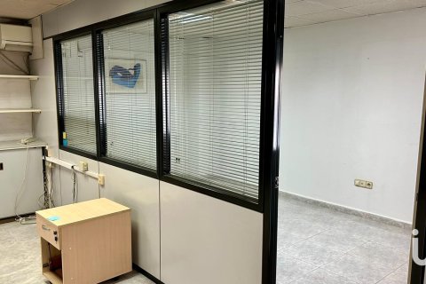 Аренда офиса в Молле-дель-Вальес, Барселона, Испания 170м2 №154345 - фото 4