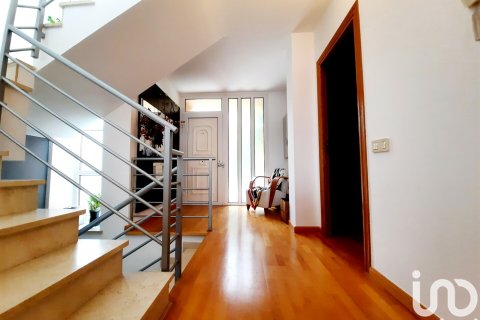 Talo vuokrattavana Sant Vicenc De Montalt, Barcelona, Espanja, 3 makuuhuonetta, 190 m2 No. 154350 - kuva 16