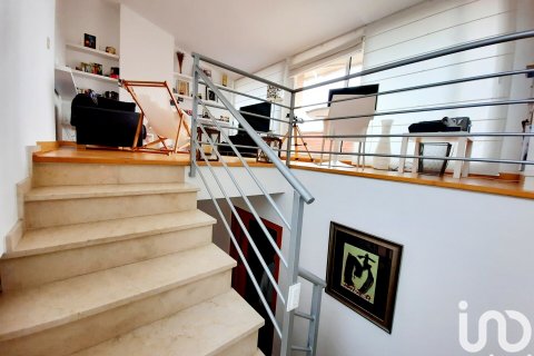 Talo vuokrattavana Sant Vicenc De Montalt, Barcelona, Espanja, 3 makuuhuonetta, 190 m2 No. 154350 - kuva 15