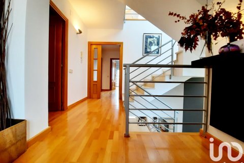 Talo vuokrattavana Sant Vicenc De Montalt, Barcelona, Espanja, 3 makuuhuonetta, 190 m2 No. 154350 - kuva 24