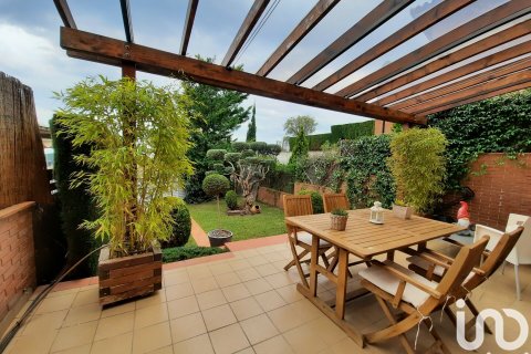 Talo Sant Vicenc De Montalt, Barcelona, Espanja 3 makuuhuonetta, 190 m2 No. 154350