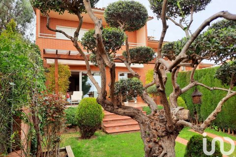 Talo vuokrattavana Sant Vicenc De Montalt, Barcelona, Espanja, 3 makuuhuonetta, 190 m2 No. 154350 - kuva 27