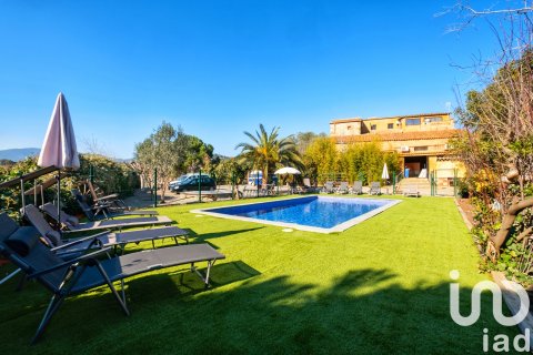 Casa a Barcelona, Spagna 13 camere da letto, 1059 mq. N° 153423