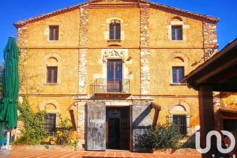 Dom w Barcelona, Hiszpania 13 sypialni, 1059 mkw. nr 153423 – zdjęcie 3