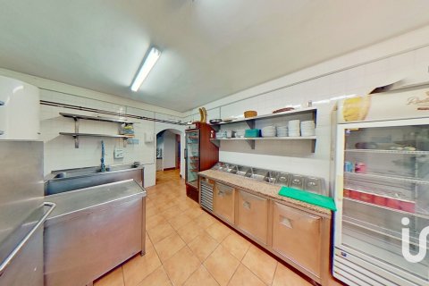 Dom w Barcelona, Hiszpania 13 sypialni, 1059 mkw. nr 153423 – zdjęcie 14