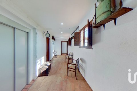 Dom w Barcelona, Hiszpania 13 sypialni, 1059 mkw. nr 153423 – zdjęcie 25