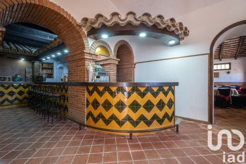 Dom w Barcelona, Hiszpania 13 sypialni, 1059 mkw. nr 153423 – zdjęcie 8