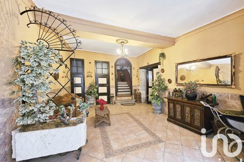 Huvila myytävänä Montblanc, Tarragona, Espanja, 6 makuuhuonetta, 934 m2 No. 153421 - kuva 2