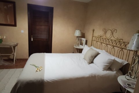 Villa for sale in Ecija, Seville, Spain 3 bedrooms, 192 sq.m. No. 188169 - photo 18