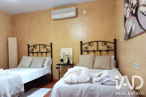 Villa for sale in Ecija, Seville, Spain 3 bedrooms, 192 sq.m. No. 188169 - photo 10
