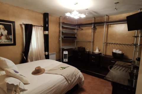 Villa for sale in Ecija, Seville, Spain 3 bedrooms, 192 sq.m. No. 188169 - photo 19