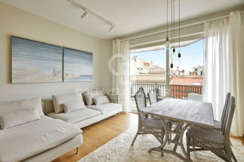 Продажа квартиры в Барселона, Испания 2 спальни, 90м2 №158324 - фото 5