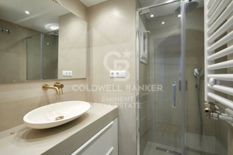 Продажа квартиры в Барселона, Испания 2 спальни, 90м2 №158324 - фото 25