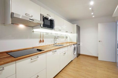Продажа квартиры в Барселона, Испания 2 спальни, 90м2 №158324 - фото 13