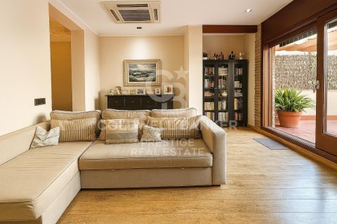 Продажа квартиры в Барселона, Испания 6 спален, 168м2 №158319 - фото 3