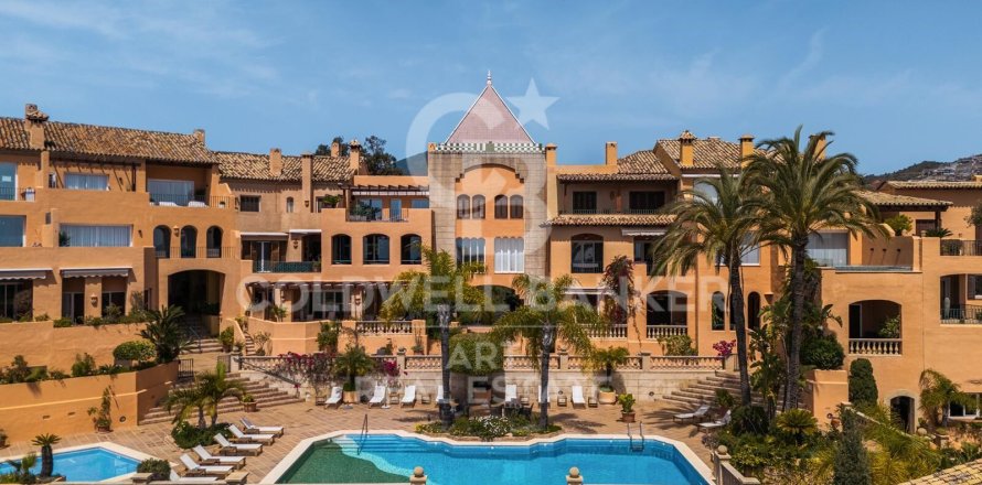 Huoneisto Marbella, Malaga, Espanja 4 makuuhuonetta, 215 m2 No. 158322