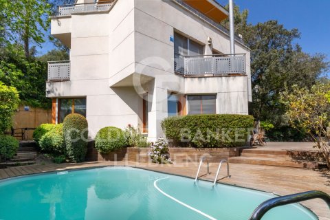 Продажа дома в Барселона, Испания 5 спален, 447м2 №160174 - фото 2