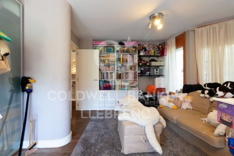 Продажа дома в Барселона, Испания 5 спален, 447м2 №160174 - фото 29
