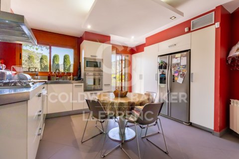 Dom w Barcelona, Hiszpania 5 sypialni, 447 mkw. nr 160174 – zdjęcie 15