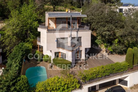 Talo Barcelona, Espanja 5 makuuhuonetta, 447 m2 No. 160174