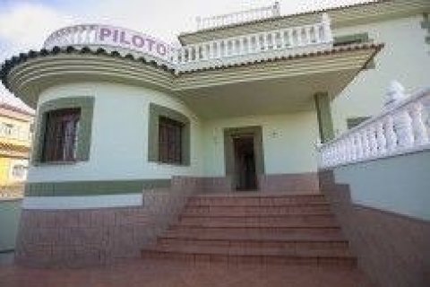Villa en venta en Torrevieja, Alicante, España 3 dormitorios, 154 m2 No. 171086 - foto 1