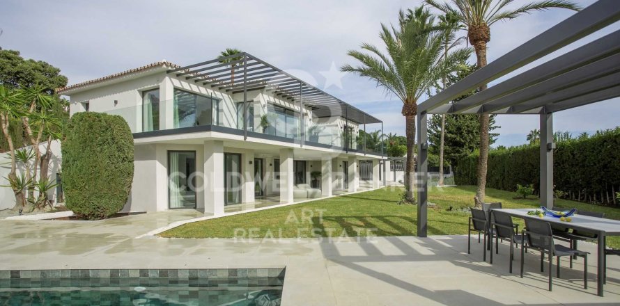 Villa in Marbella, Malaga, Spain 5 bedrooms, 397 sq.m. No. 159109