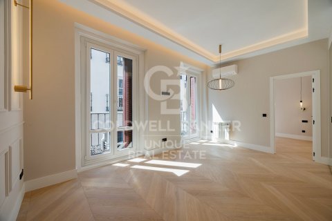 Apartment à vendre à Madrid, Espagne, 1 chambre, 54 m2 No. 178752 - photo 2
