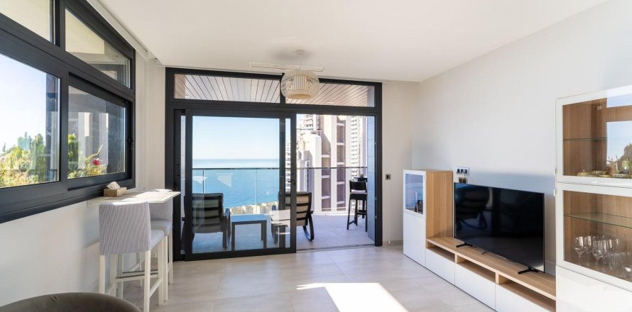Apartment in Benidorm, Alicante, Spain 3 bedrooms, 168 sq.m. No. 165740