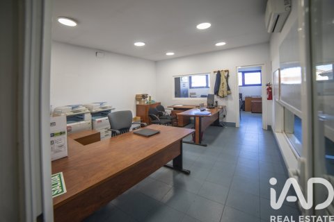 Ofiss īrēšanai El Berron, Asturias, Spānijā 456 m2 Nr. 188522 - attēls 24