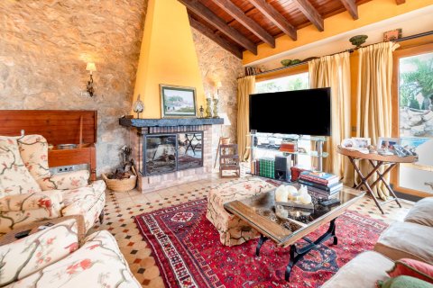 Villa for sale in Puntiro, Mallorca, Spain 5 bedrooms, 690 sq.m. No. 143788 - photo 3