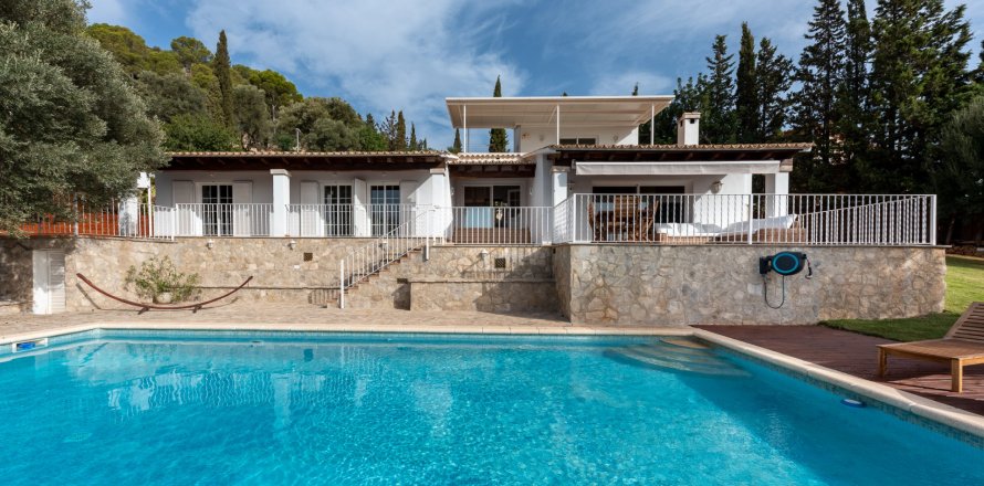 Villa in Bunyola, Mallorca, Spain 5 bedrooms, 290 sq.m. No. 143785