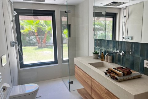 Villa for sale in Santa Ponsa, Mallorca, Spain 4 bedrooms, 290 sq.m. No. 143786 - photo 13